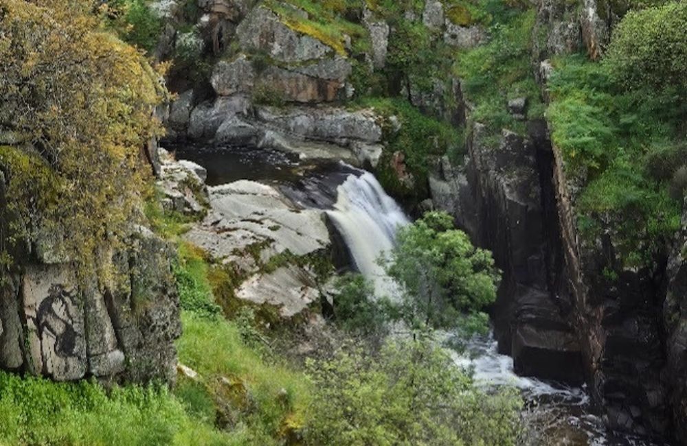Desfiladero del Pedroso: Un Geositio Impresionante cerca de Villar del Pedroso